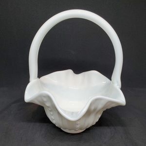 Vintage Fenton Olde Virginia Glass Tulip Milk Glass Basket